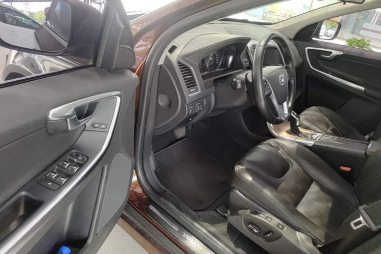 Used Volvo XC60 2016 T5 Smart Upgrade Model Driver Seat