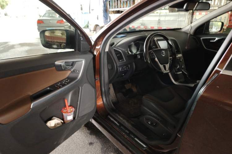 Used Volvo XC60 2016 T5 AWD Smart Drive Edition Driver Seat