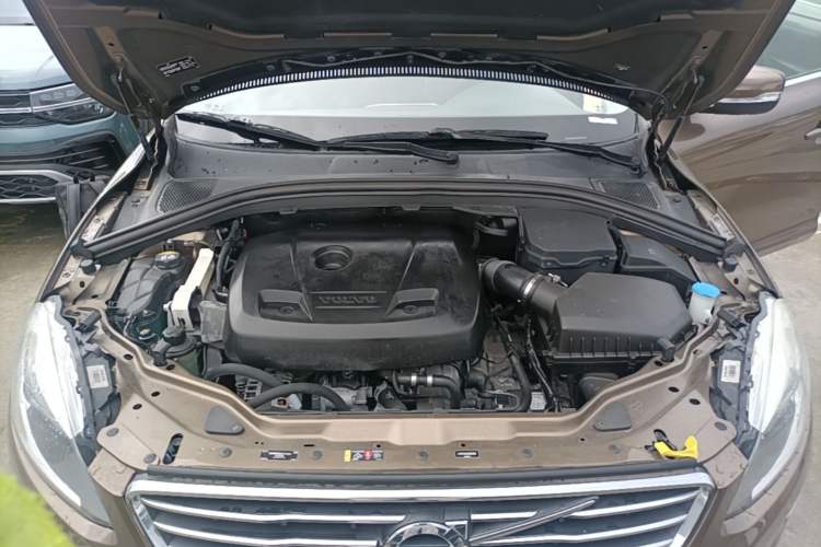 Used Volvo XC60 2016 T5 Smart Drive Edition Engine Bay