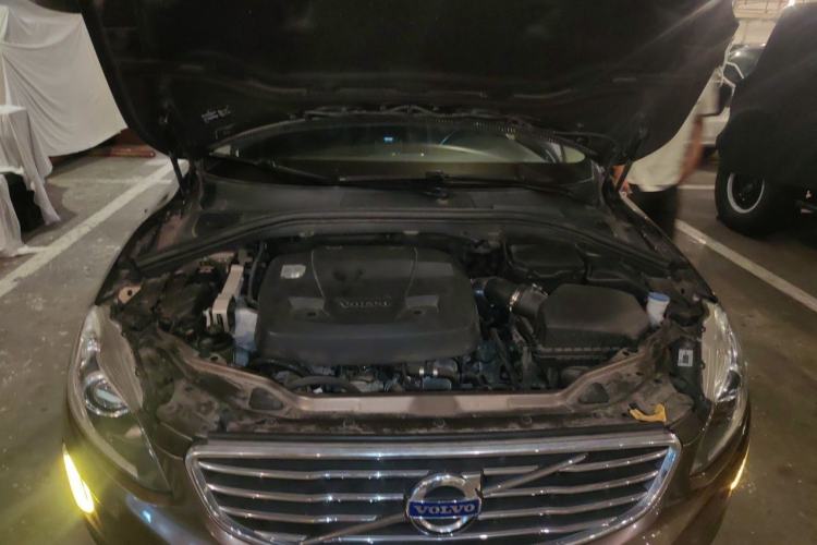 Used Volvo XC60 2016 T5 Smart Version Engine Bay