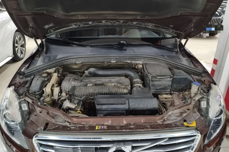 Used Volvo XC60 2016 T5 AWD Zhiyuan Edition Engine Bay