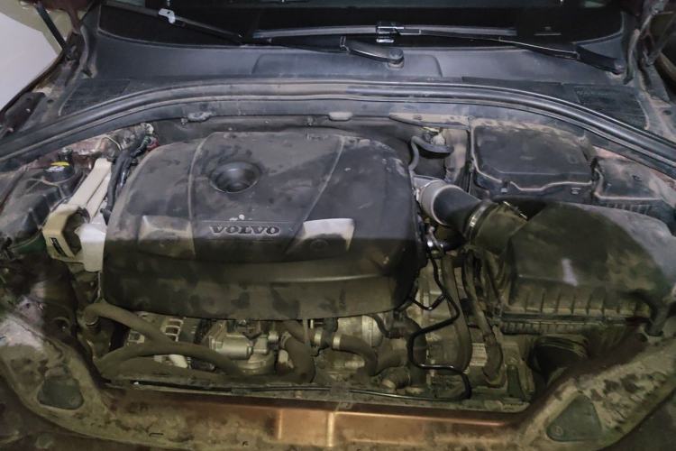 Used Volvo XC60 2016 T5 Smart Version Engine Bay