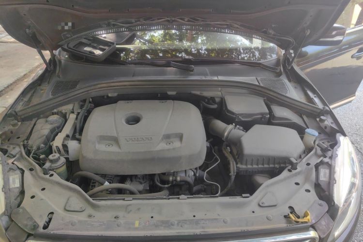Used Volvo XC60 2016 T5 AWD Smart Drive Edition Engine Bay