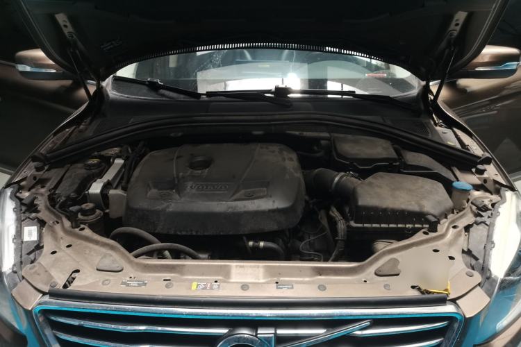 Used Volvo XC60 2016 T5 Smart Version Engine Bay