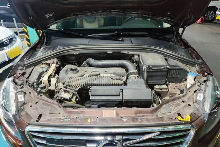 Used Volvo XC60 2016 T5 AWD Zhiyuan Edition Engine Bay