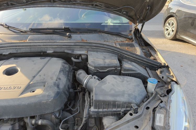 Used Volvo XC60 2016 T5 Smart Version Engine Bay Left