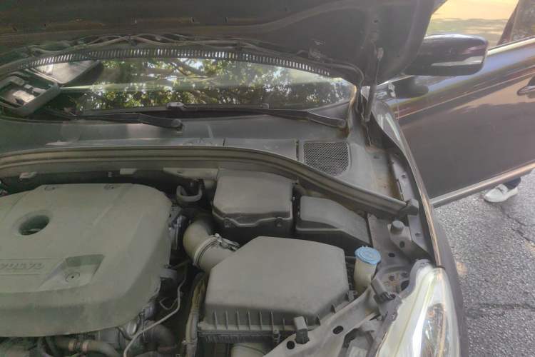 Used Volvo XC60 2016 T5 AWD Smart Drive Edition Engine Bay Left