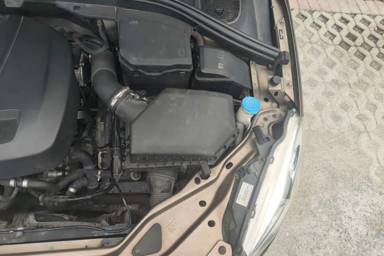 Used Volvo XC60 2016 T5 Smart Version Engine Bay Left