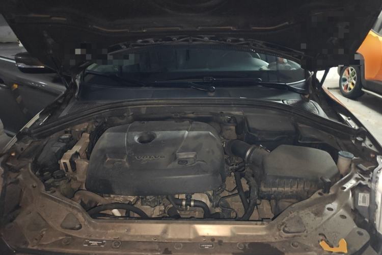 Used Volvo XC60 2016 T5 Smart Version Engine Bay