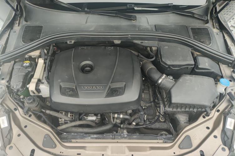 Used Volvo XC60 2016 T5 Smart Version Engine Bay