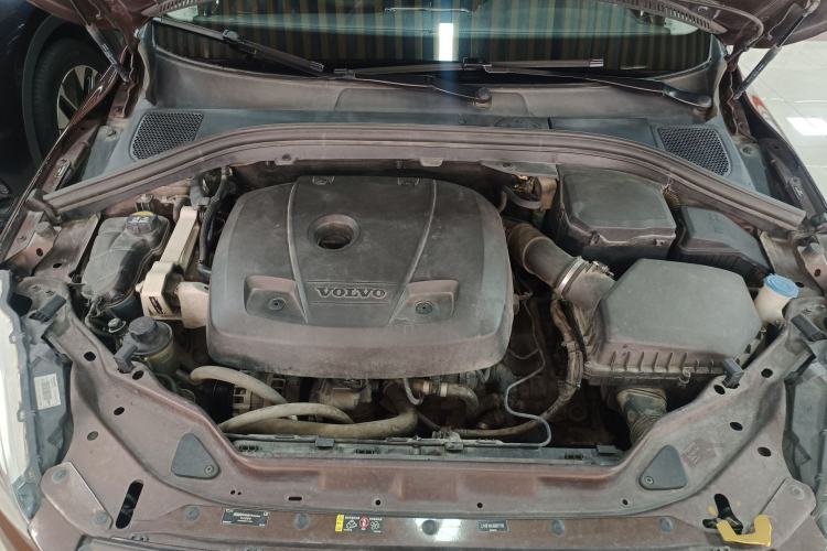 Used Volvo XC60 2016 T5 Smart Version Engine Bay