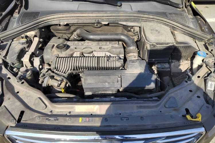 Used Volvo XC60 2016 T5 AWD Zhiyuan Edition Engine Bay