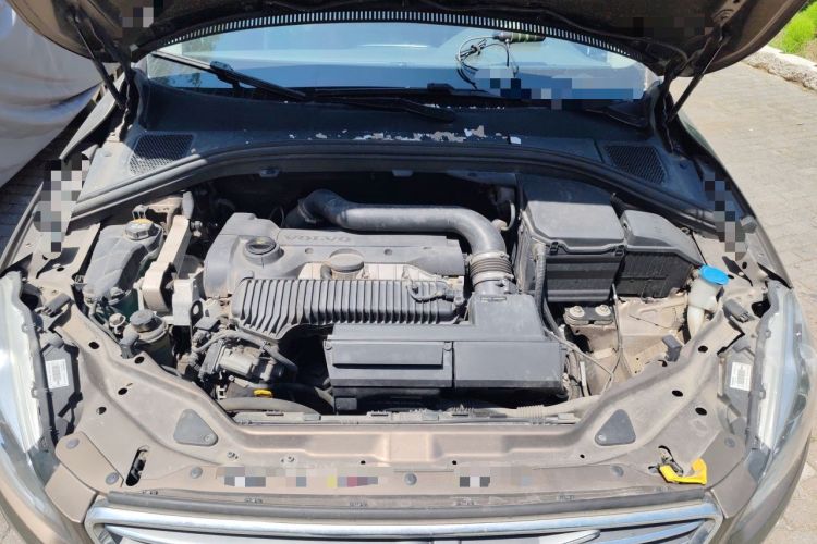 Used Volvo XC60 2016 T5 AWD Zhiyuan Edition Engine Bay