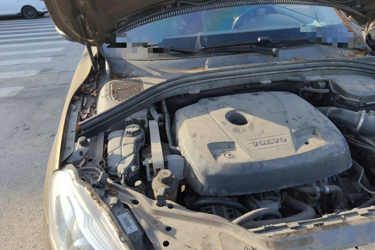 Used Volvo XC60 2016 T5 Smart Version Engine Bay Right