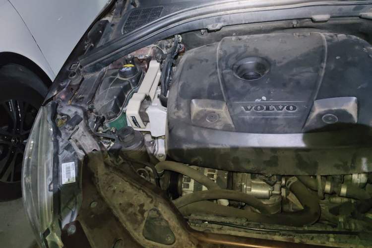 Used Volvo XC60 2016 T5 Smart Version Engine Bay Right