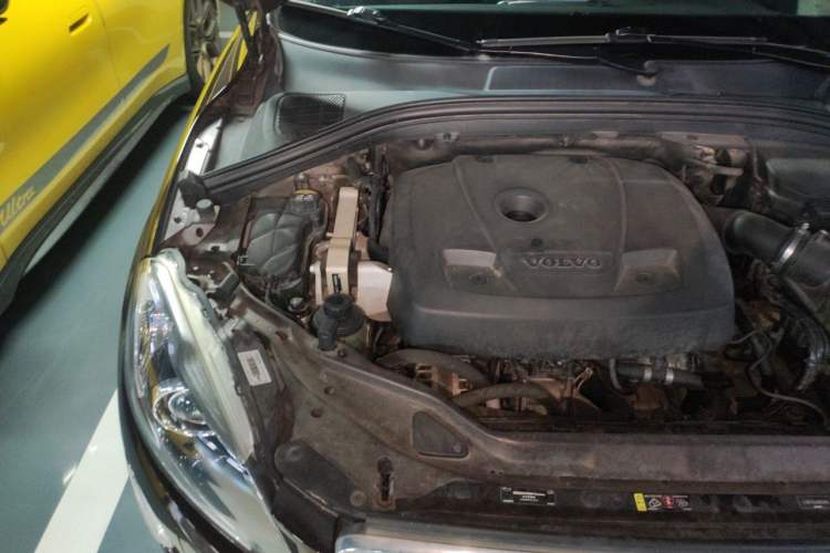 Used Volvo XC60 2016 T5 Smart Upgrade Model Engine Bay Right