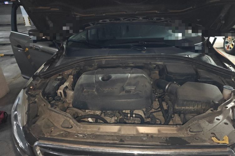 Used Volvo XC60 2016 T5 Smart Version Engine Bay Right