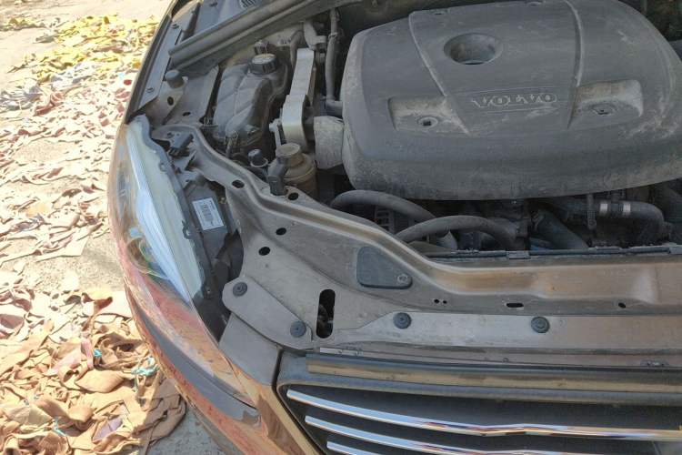 Used Volvo XC60 2016 T5 Smart Upgrade Model Engine Bay Right