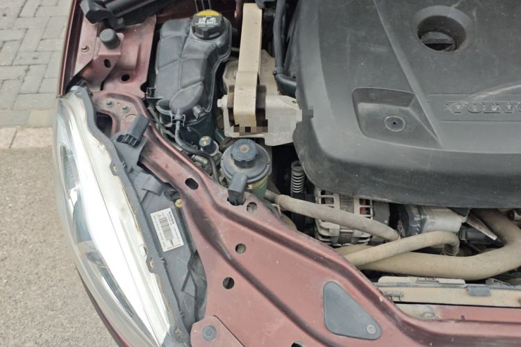 Used Volvo XC60 2016 T5 Smart Version Engine Bay Right
