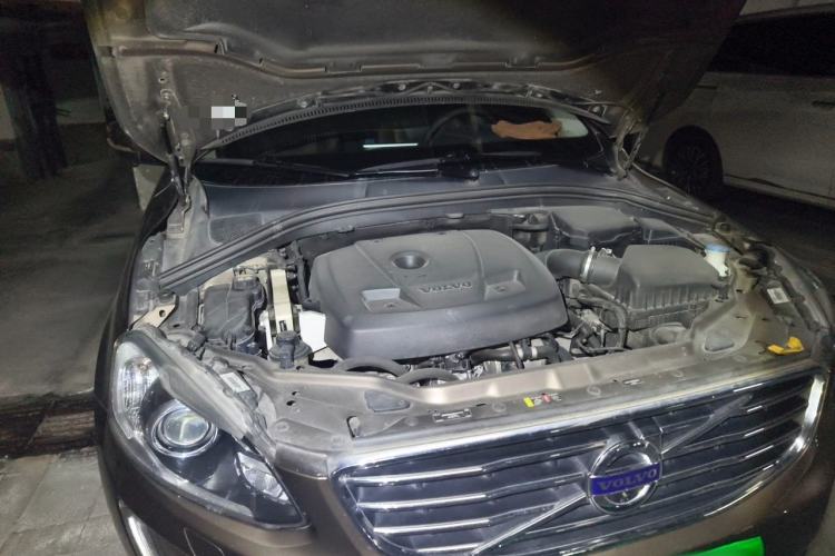 Used Volvo XC60 2016 T5 Smart Version Engine Bay Right