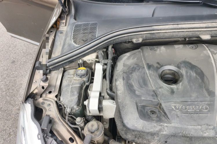 Used Volvo XC60 2016 T5 Smart Version Engine Bay Right
