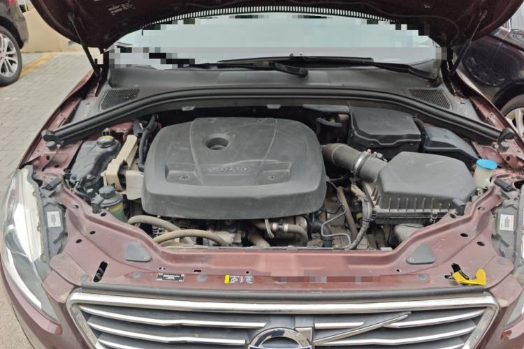 Used Volvo XC60 2016 T5 Smart Version Engine Bay
