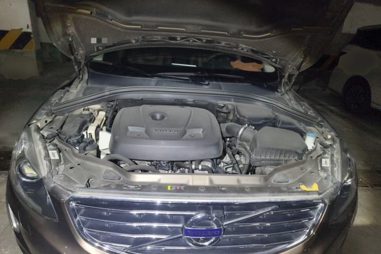 Used Volvo XC60 2016 T5 Smart Version Engine Bay