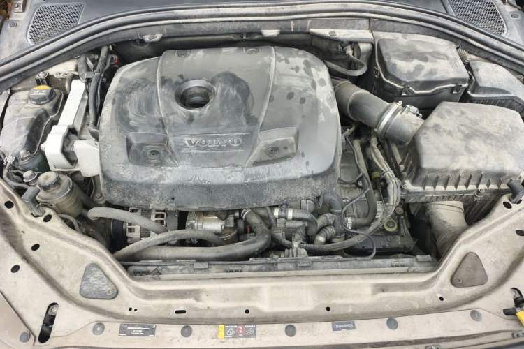 Used Volvo XC60 2016 T5 Smart Version Engine Bay