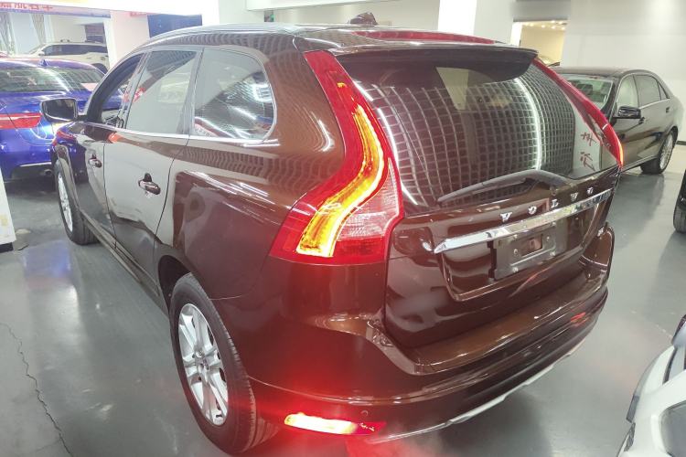 Used Volvo XC60 2016 T5 Smart Upgrade Model Exterior 3