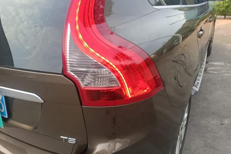 Used Volvo XC60 2016 T5 Smart Upgrade Model Exterior 3