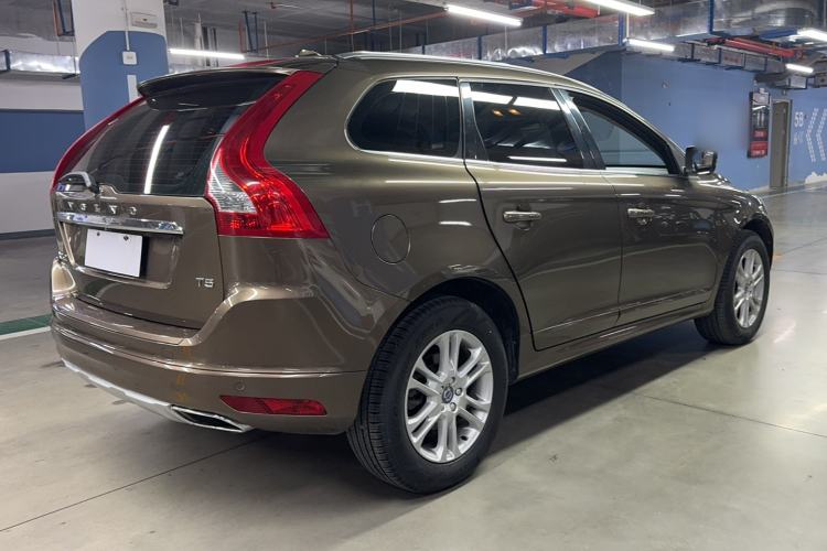 Used Volvo XC60 2016 T5 Smart Upgrade Model Exterior 4