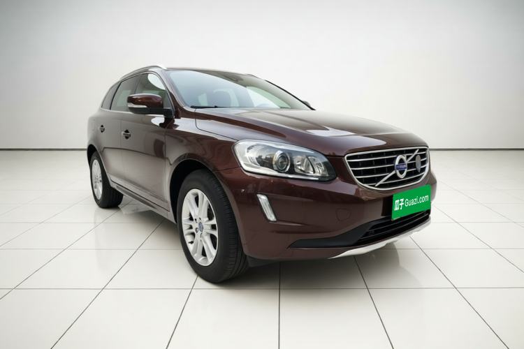 Used Volvo XC60 2016 T5 Smart Upgrade Model Front Right 45 Deg