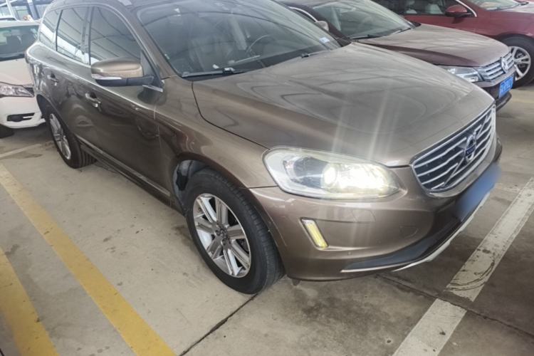 Used Volvo XC60 2016 T5 Smart Version Front Right 45 Deg