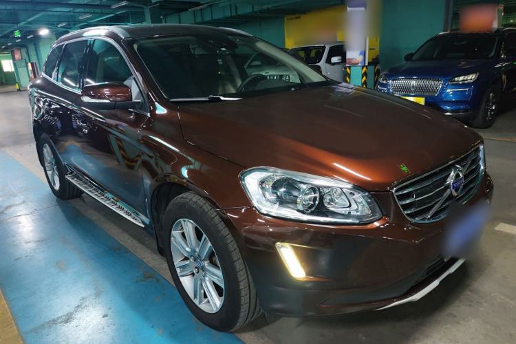 Used Volvo XC60 2016 T5 AWD Zhiyuan Edition Front Right 45 Deg