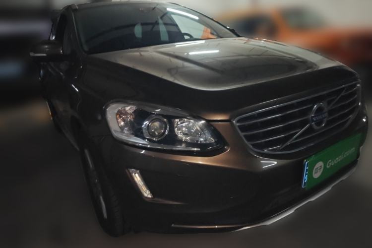 Used Volvo XC60 2016 T5 Smart Version Front Right 45 Deg