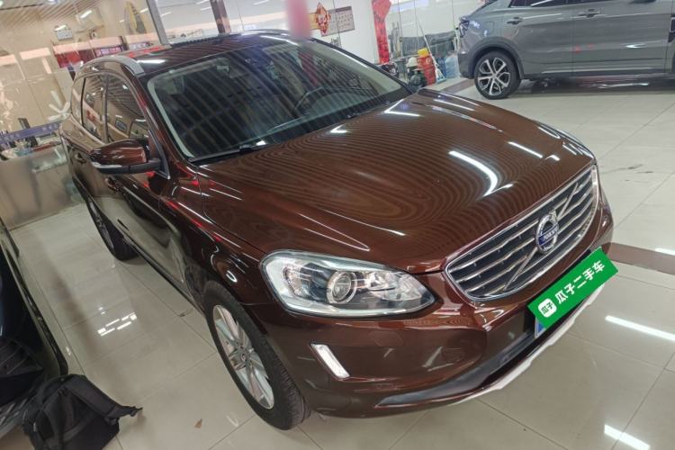 Used Volvo XC60 2016 T5 Smart Version Front Right 45 Deg