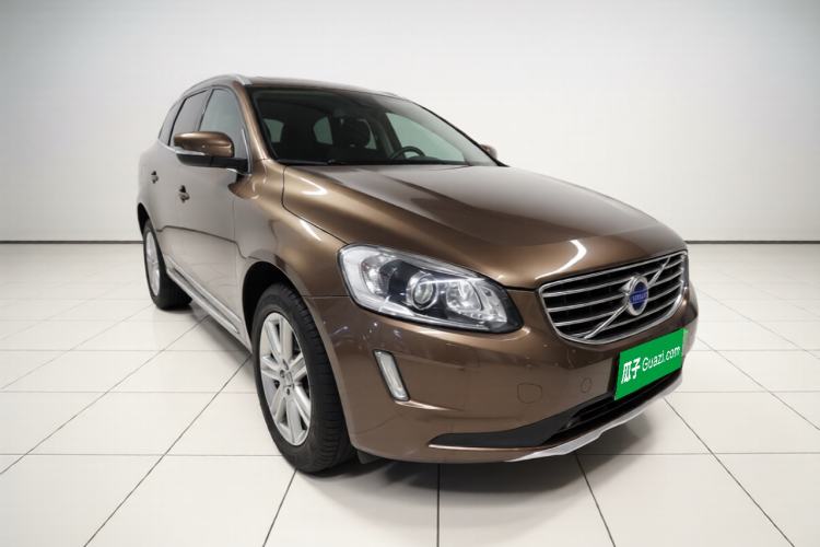Used Volvo XC60 2016 T5 Smart Version Front Right 45 Deg