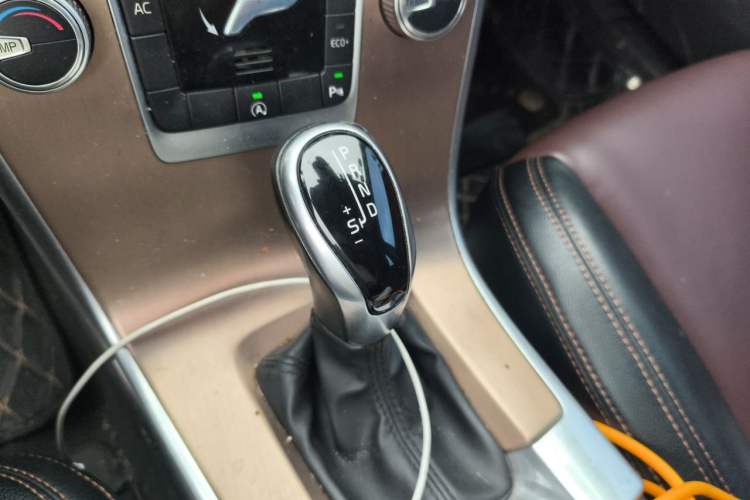 Used Volvo XC60 2016 T5 Smart Drive Edition Gear Lever