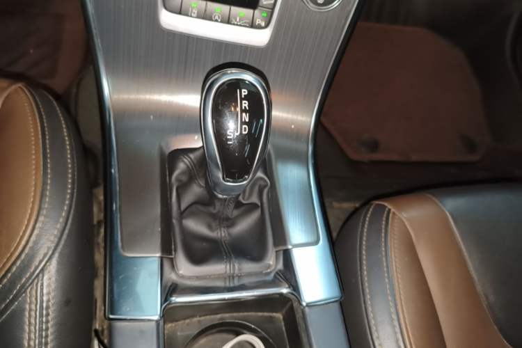 Used Volvo XC60 2016 T5 AWD Zhiyuan Edition Gear Lever