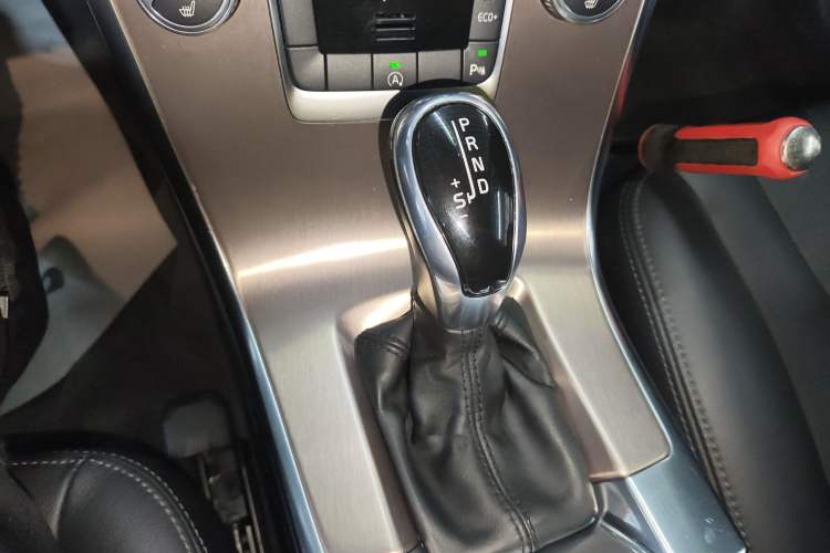Used Volvo XC60 2016 T5 Smart Upgrade Model Gear Lever
