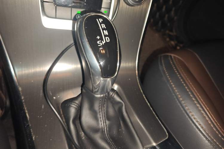 Used Volvo XC60 2016 T5 Smart Version Gear Lever