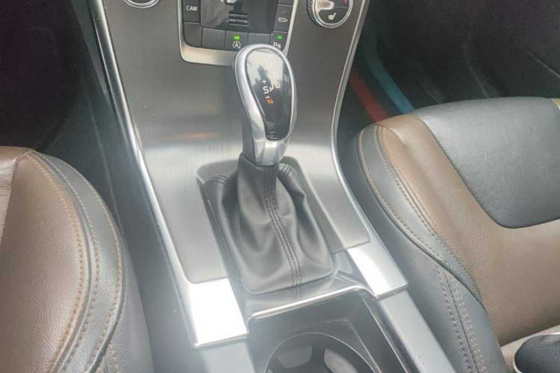 Used Volvo XC60 2016 T5 Smart Version Gear Lever