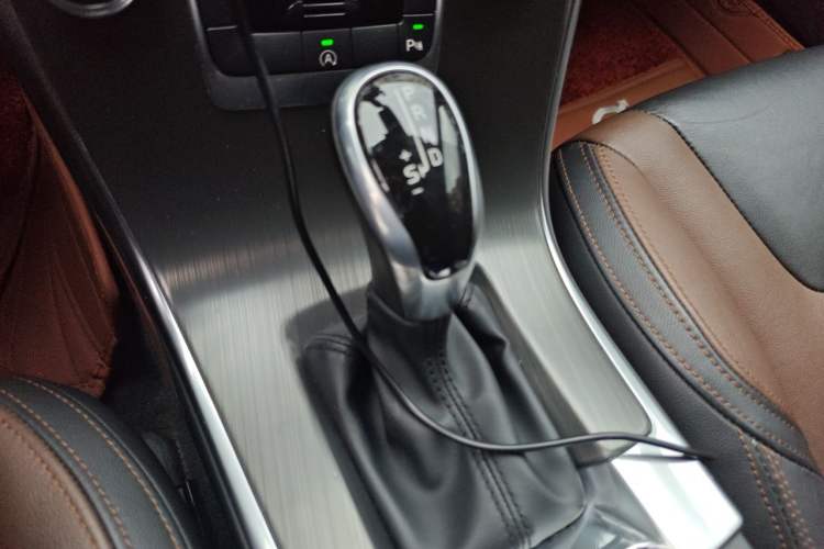 Used Volvo XC60 2016 T5 Smart Version Gear Lever