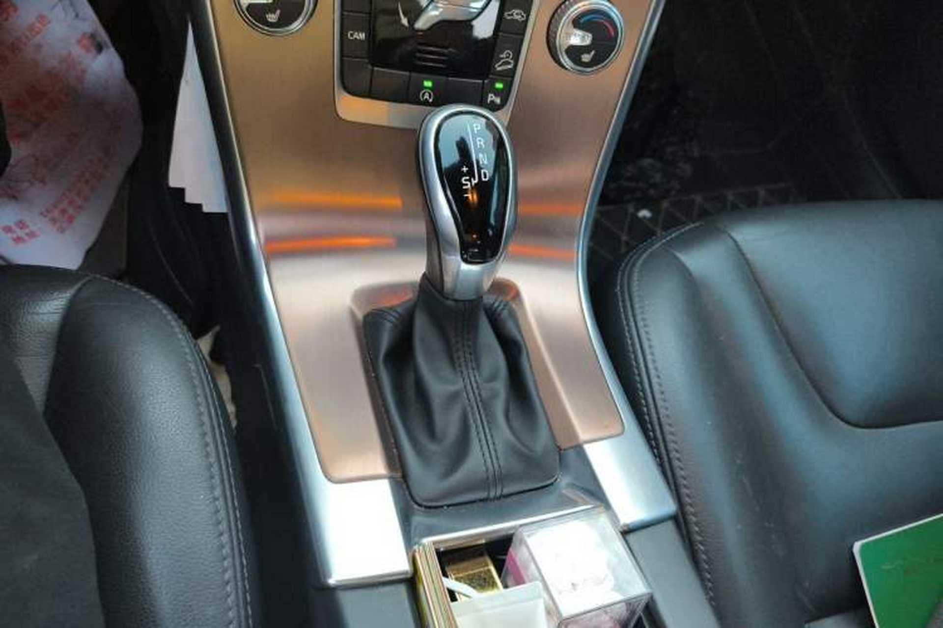Used Volvo XC60 2016 T5 AWD Zhiyuan Edition Gear Lever