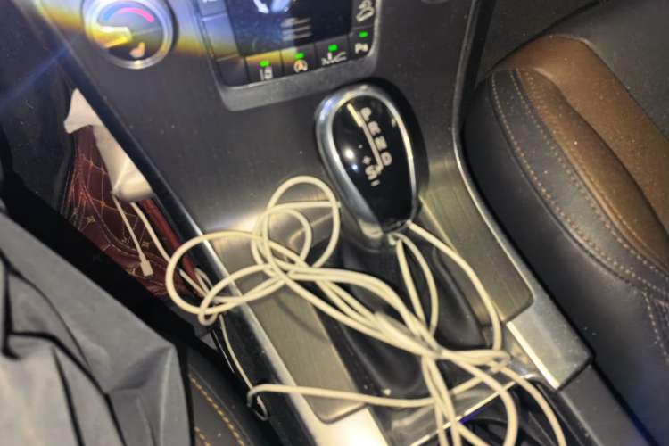 Used Volvo XC60 2016 T5 AWD Zhiyuan Edition Gear Lever