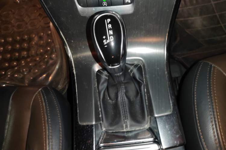 Used Volvo XC60 2016 T5 Smart Version Gear Lever