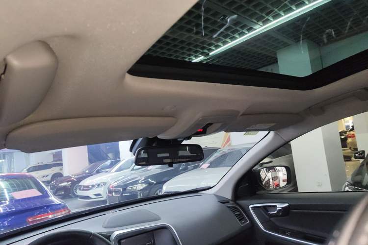 Used Volvo XC60 2016 T5 Smart Upgrade Model Headliner