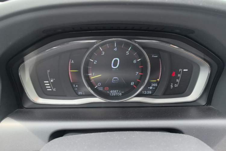 Used Volvo XC60 2016 T5 AWD Zhiyuan Edition Instrument Cluster