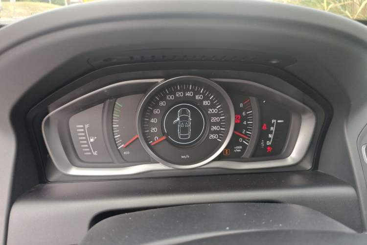 Used Volvo XC60 2016 T5 Smart Upgrade Model Instrument Cluster
