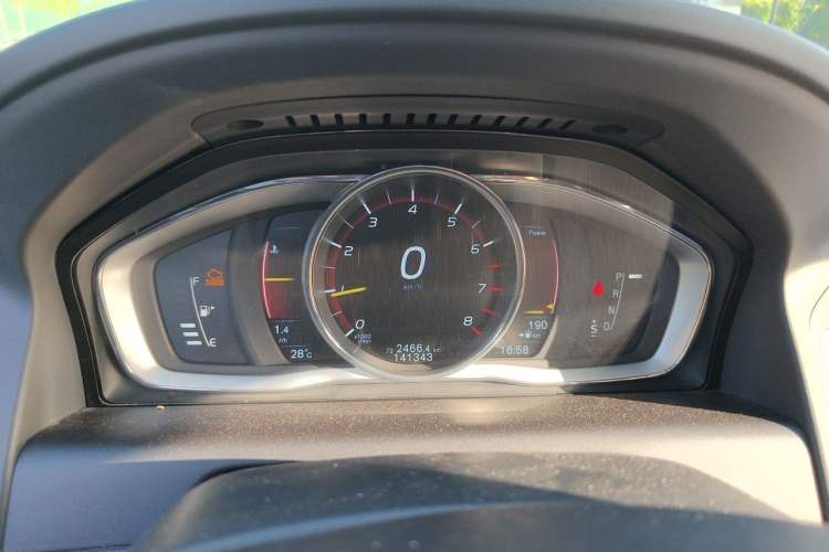 Used Volvo XC60 2016 T5 Smart Version Instrument Cluster